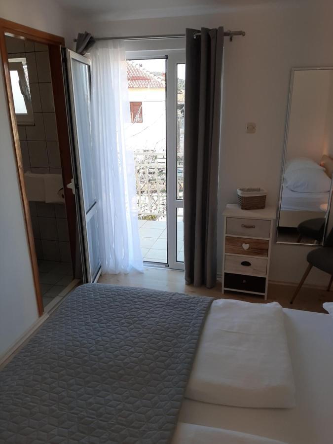 Sunshine Apartment Sovlje Tribalj Exterior foto
